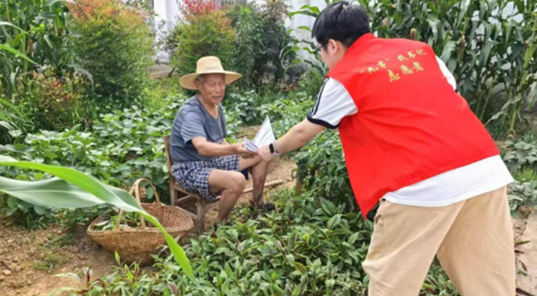 晓天镇：“无事”找书记 积水道路变通途
